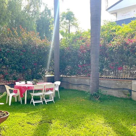Διαμέρισμα Garden House *